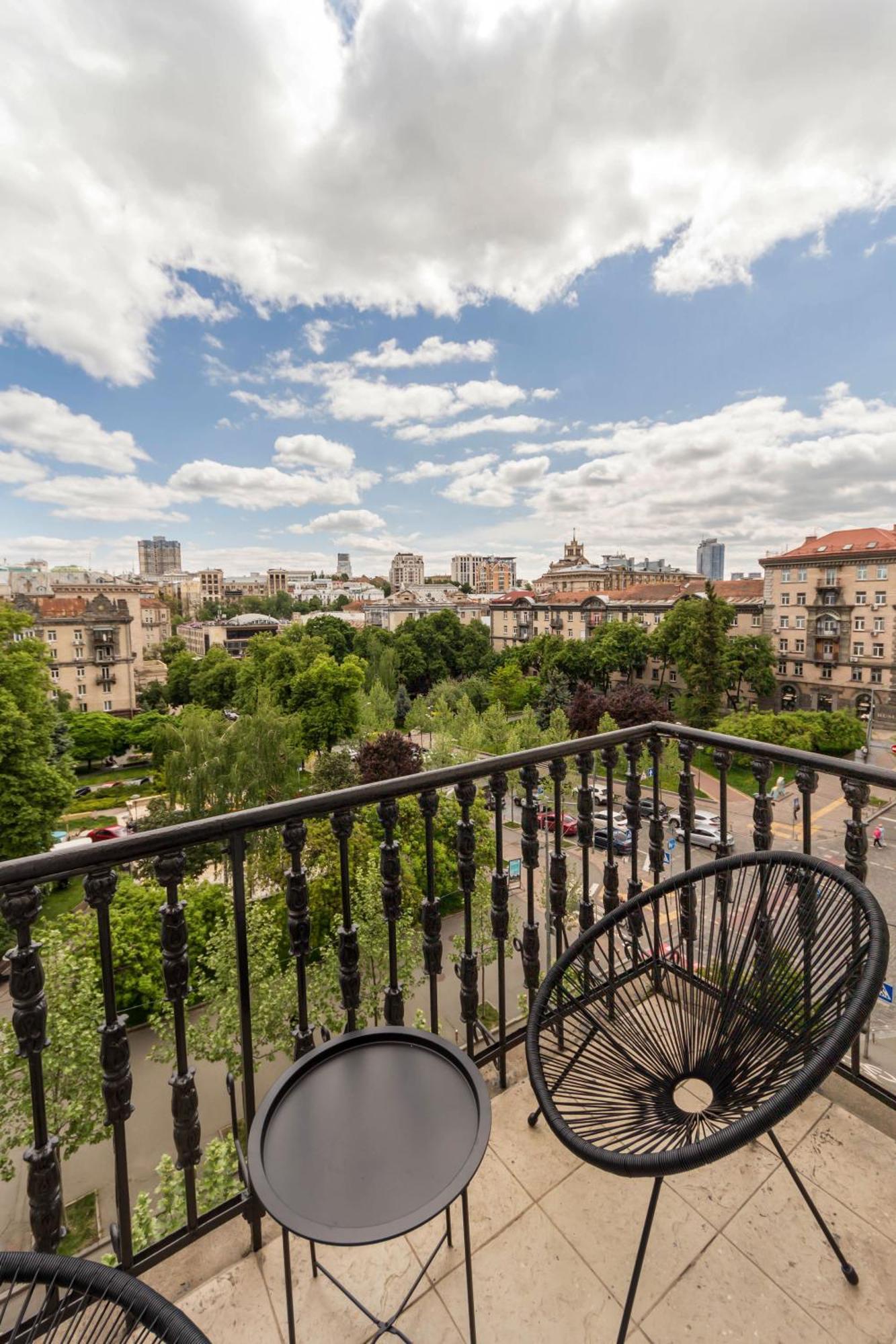 Dayflat Apartments Maidan Area Kyiv Exterior photo